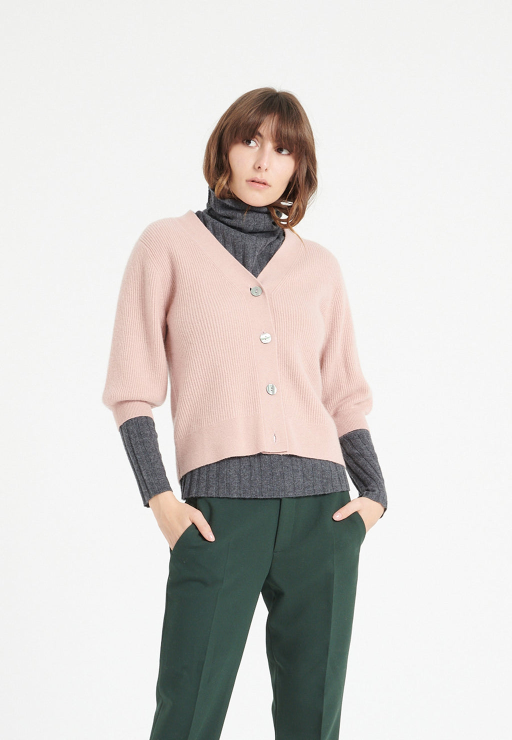 Cardigan col V manches courtes femme en cachemire rose poudré - MIA 13